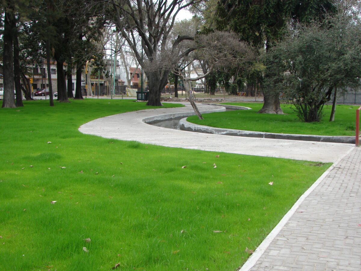 jardin-publico-con-lolium-estanzuela-2